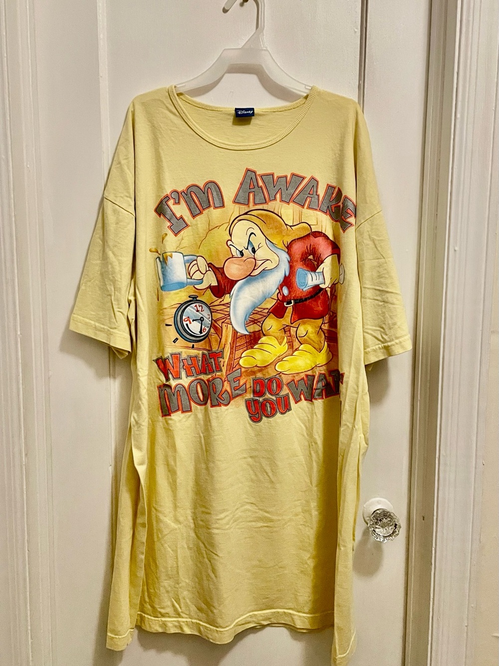 Disney Yellow Short Sleeve Men’s Graphic Tee with Dwarf Print
